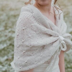 Bridal shawl THIS IS THE BLUE COLOR .. never worn